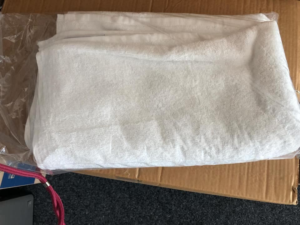 Badehandtuch 40 Stück angekommen.